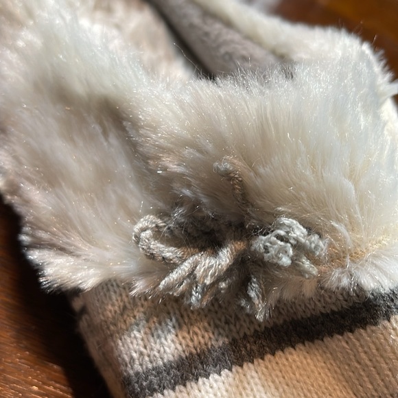 JESSICA SIMPSON HOUSE-SHOES  SIZE 7-8 colors Grey’s and white - Picture 6 of 14